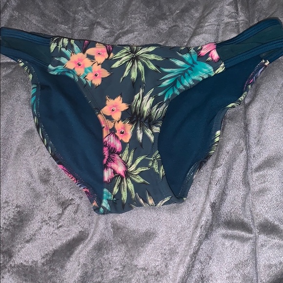 Target bikini!!! - Picture 4 of 5